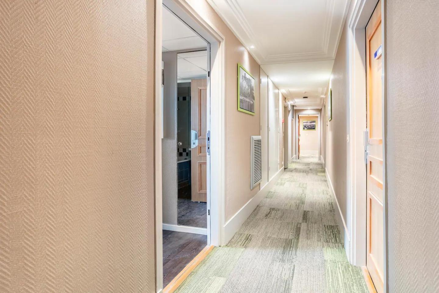 Mycityhaven Paris La Defense كوربوفوا المظهر الخارجي الصورة