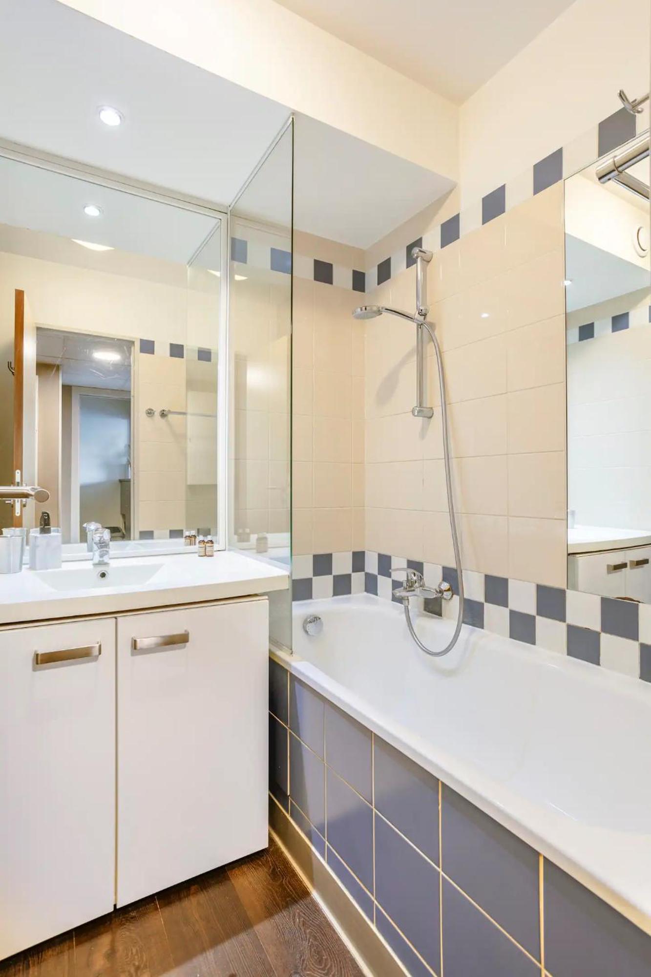 Mycityhaven Paris La Defense كوربوفوا المظهر الخارجي الصورة